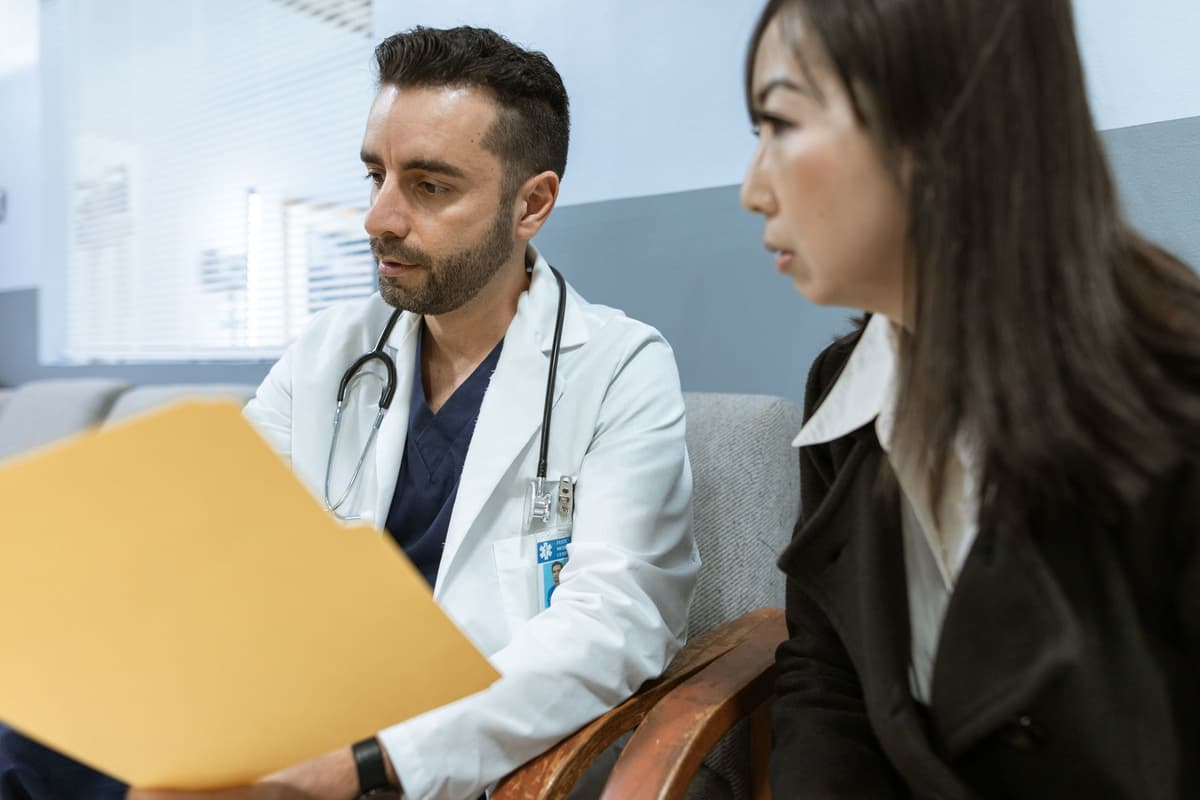 Internal Medicine vs. Family Medicine: What's the Difference, and Which Should You See?